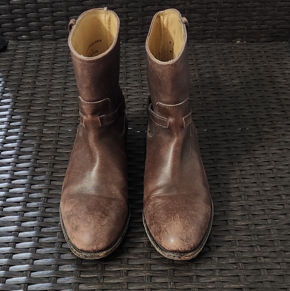 Frye Lindsay Plate Short Brown Distressed Boots - Picture 3 of 11